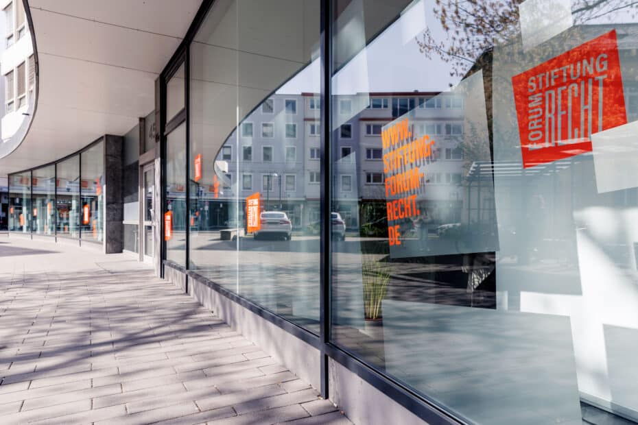 Außenfassade der Stiftung Forum Recht in Karlsruhe