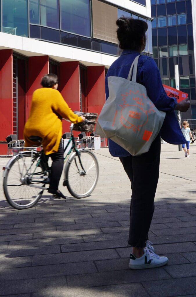 Leipziger Innenstadt, Sommertag, Passanten